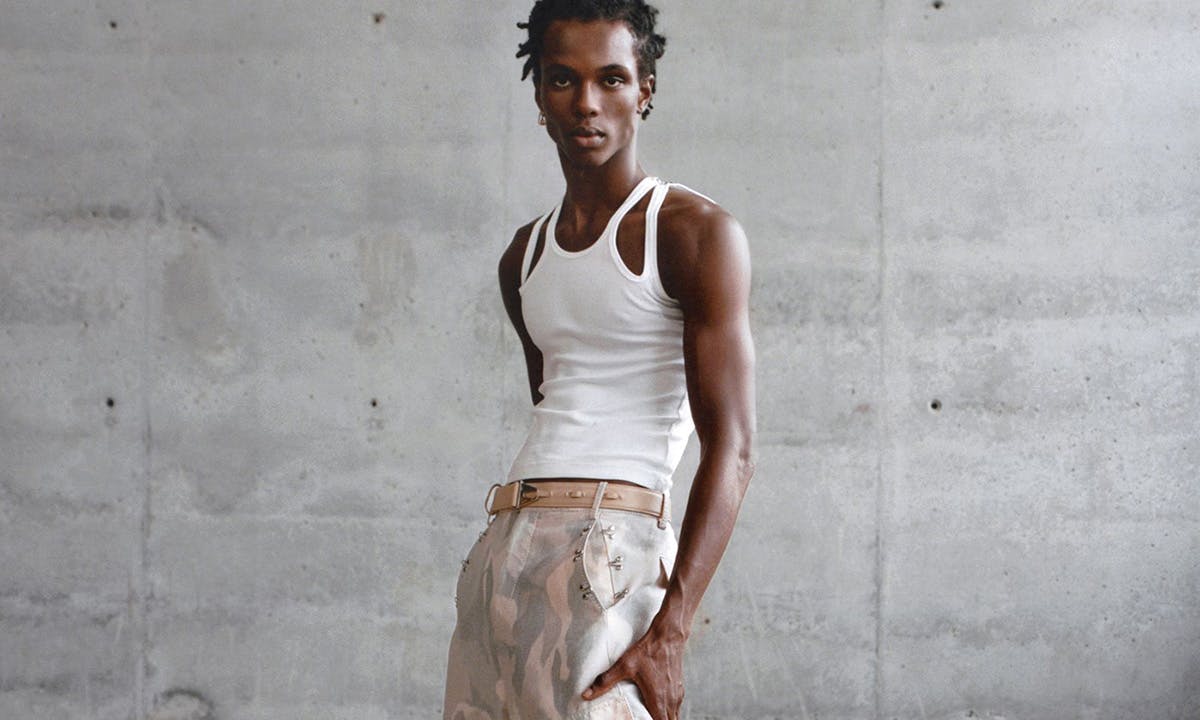 Small shirt big pants clearance